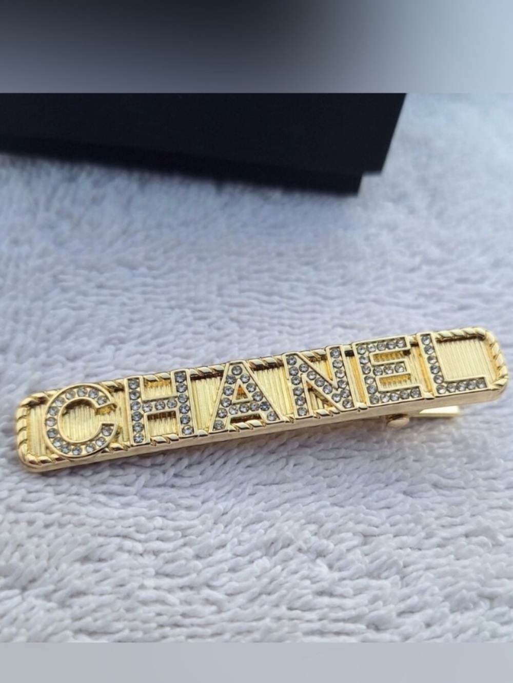 💎ChaneI Rhinestone Elegant spellout Gold Tone Any Time Hair Clip Accessories